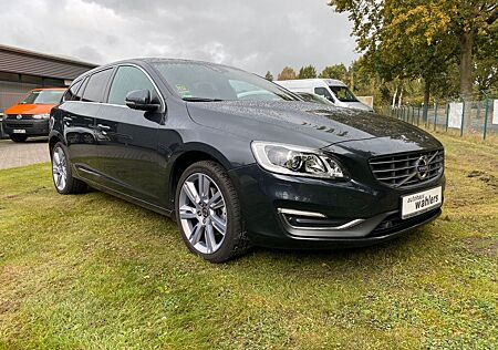 Volvo V60 Kombi Summum Facelift "Xenon+Leder+GSD+AHK"