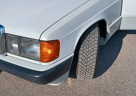 Mercedes-Benz 190 E 1,8