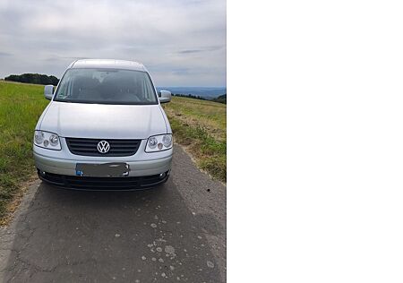 VW Caddy Volkswagen Maxi mit Rollstuhlrampe