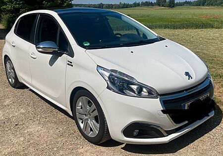 Peugeot 208 1.2 Style PureTech 82 Panoramadach
