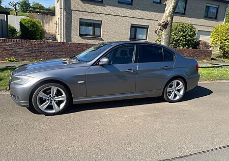 BMW 318i Edition Lifestyle Edition Lifestyle