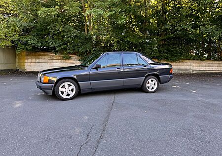 Mercedes-Benz 190 Mercedes | W201 | schwarzgrau | 2.0 - 122ps.