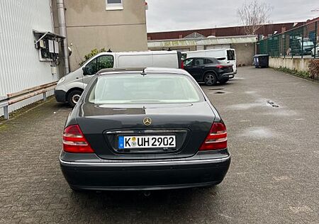 Mercedes-Benz S 320 -
