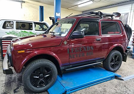 Lada Niva Legend LÜX FACELIFT 4x4 Freestyle Klima