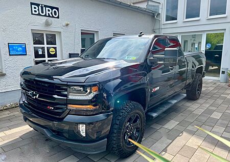 Chevrolet Silverado Z71 4x4 V8 1500 LTZ