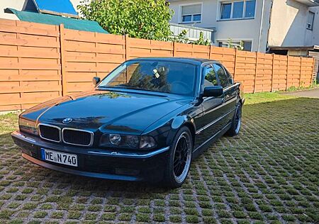 BMW 740i Auto E38