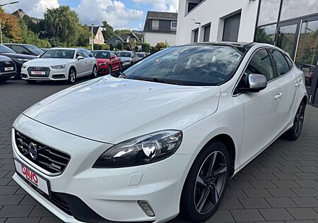 Volvo V40 Kinetic 2.0 R-Design-Paket/R-Kamera/Panorama