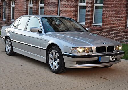 BMW 728i A - Liebhaberfahrzeug