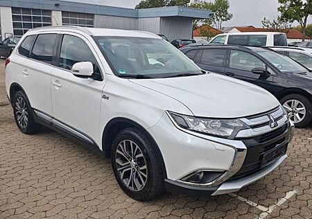 Mitsubishi Outlander 2.2 DI-D 4WD Automatik SUV-Star+ S...