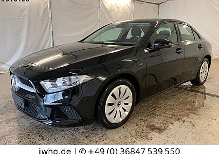 Mercedes-Benz A 250 e Lim Spur Klima SiHz DAB Tempomat CarPlay