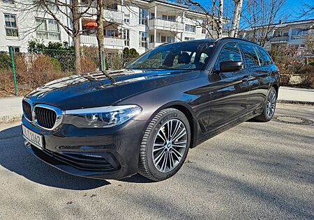 BMW 530d xDrive A - Sport Leder Head-up Business