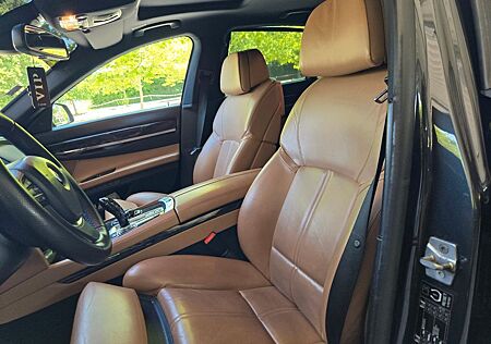 BMW 750Li -