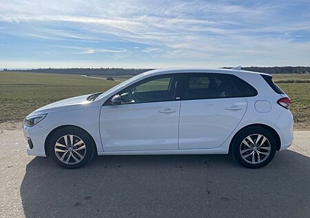 Hyundai i30 1.4 T-GDI YES! DCT Automatik, Navi, Kamera