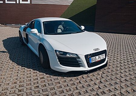 Audi R8 4.2 FSI S tronic quattro -