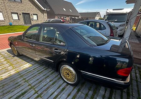 Mercedes-Benz E 200 ELEGANCE Elegance