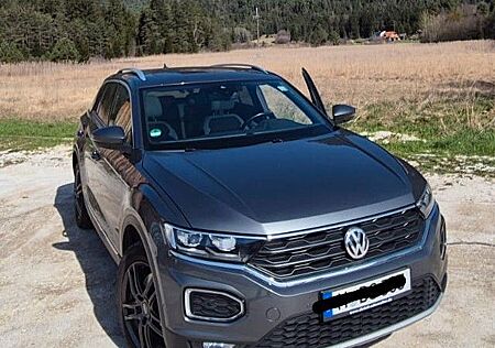 VW T-Roc Volkswagen 4MOTION, Standh., Pano., AHK, LED