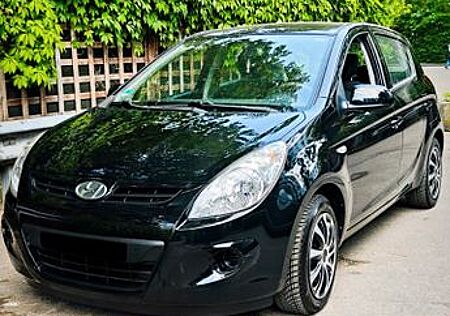 Hyundai i20 Benzin 1Hand Klima Multi