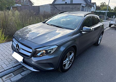 Mercedes-Benz GLA 200 d 4MATIC DCT Pano Aut. Navi Euro 6