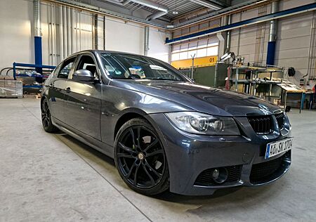 BMW 318 E90