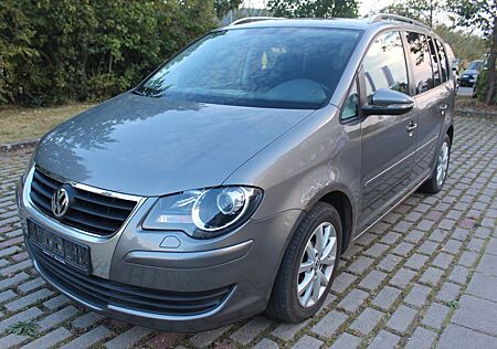 VW Touran Volkswagen 1.4 TSI+NAVI+SHZ+7SITZ+TEMP+8FACH