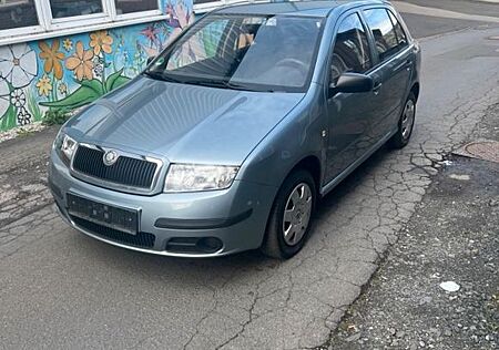 Skoda Fabia 1.2 service neu kette neu tüv bis 12/26