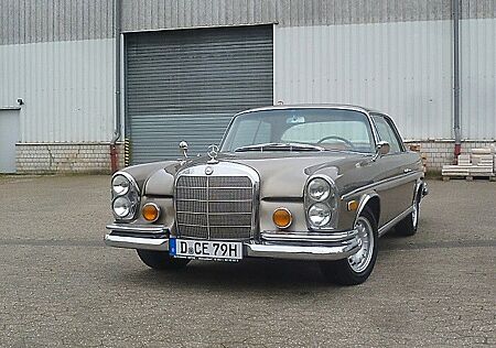 Mercedes-Benz 250 W111 SE Coupe Automatik Klima E-Fenster