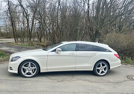 Mercedes-Benz CLS 500 Shooting Brake CLS 500 4MATIC Shooting Brake V8 Biturbo Designo