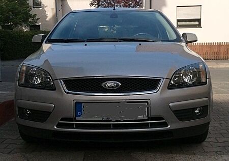 Ford Focus 1,6 Ti-VCT Titanium Titanium