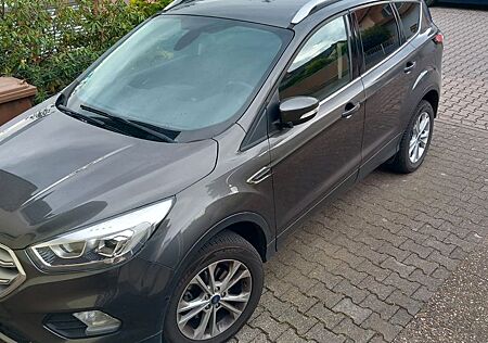 Ford Kuga 1,5 EcoBoost 4x2 110kW Titanium Titanium
