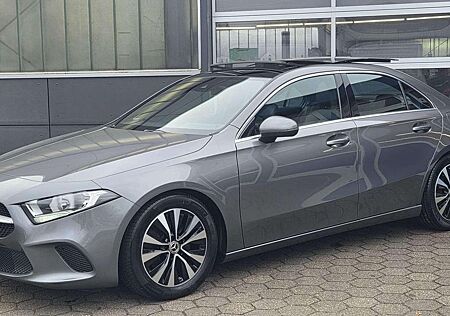 Mercedes-Benz A 220 d Limousine AHK Panorama Burmeester