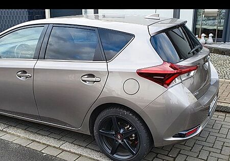 Toyota Auris Design Edition 1,2-l-Turbo S/S Design ...
