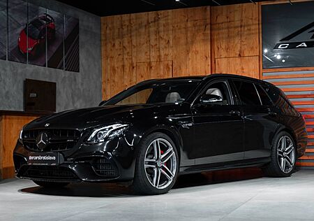 Mercedes-Benz E 63 AMG E 63 S AMG 4Matic+ T*ACC*CARBON*BURM*PANO