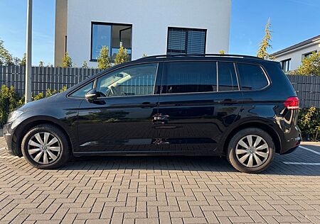 VW Touran Volkswagen 1.5 TSI AHK ACC Kamera
