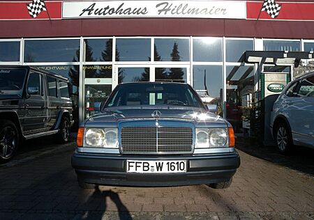 Mercedes-Benz 220 E *TÜV 10/26*OLD PLATES*SSD*2.Hand*