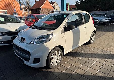 Peugeot 107 mit ALLWETER REIFEN TÜV & AU 07/ 2026