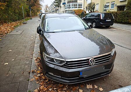 VW Passat Variant Volkswagen 2.Hand Scheckheft Highline, TÜV