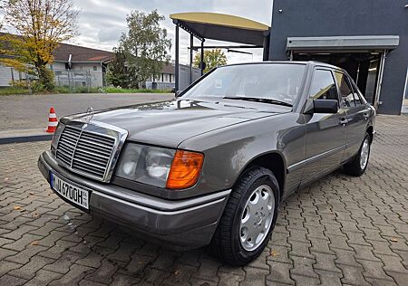 Mercedes-Benz 260 260E Automatik; rundum erneuert; Schiebedach;
