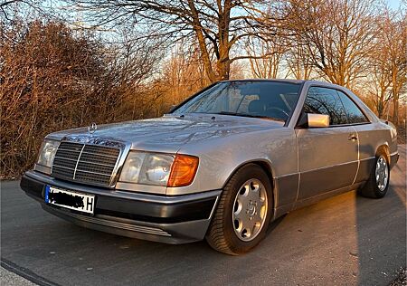 Mercedes-Benz 220 ce