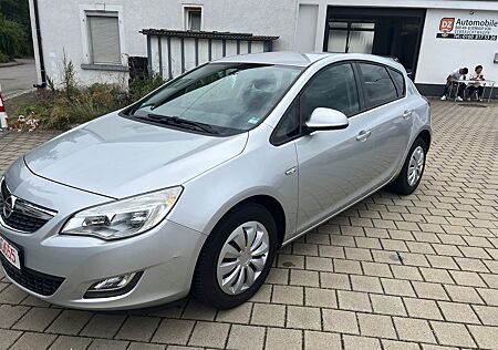 Opel Astra J Lim. 5-trg. Design Edition SITZHEIZUNG