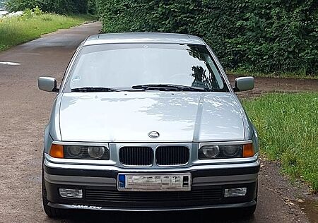 BMW 320i Leder Klima