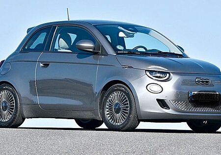 Fiat 500E "la Prima" Limousine 42 kWh La Prima