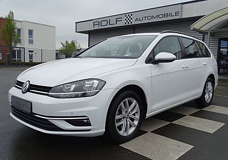 VW Golf Volkswagen 1.0 TSI / Comfortline / NAVI / DAB / PDC