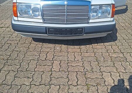 Mercedes-Benz 230
