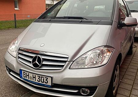 Mercedes-Benz A 180 CDI ELEGANCE ,KLIMA,SHZ,SCHECKHEFT, !!!