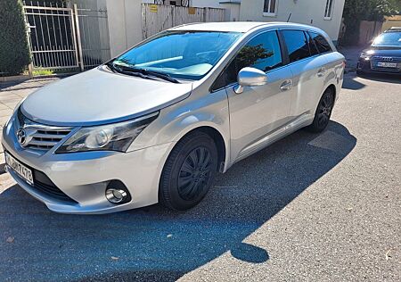 Toyota Avensis Combi 1,8-l-Valvematic Life Life