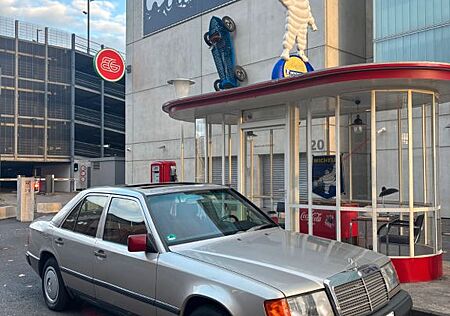 Mercedes-Benz E 230 / W124 / TÜV Neu bis 2027