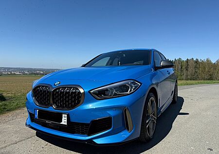 BMW 135 M135i X-Drive F40 in Blau,Top gepflegt, Wie Neu!