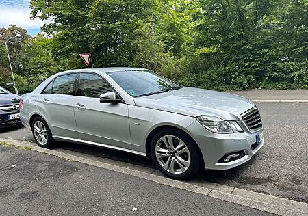 Mercedes-Benz E 200 CGI BlueEFFICIENCY AVANTGARDE AVANTGARDE