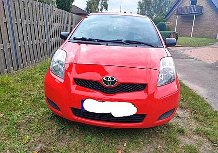 Toyota Yaris 1,0-l-VVT-i Cool