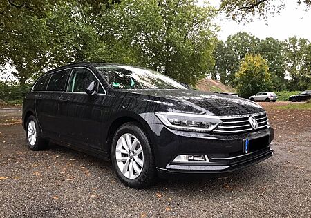 VW Passat Variant Volkswagen 1.5 TSI DSG Business AHK Pano